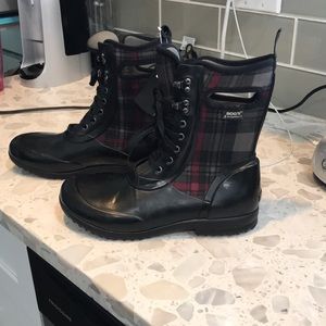 Bogs women lace up rain boots